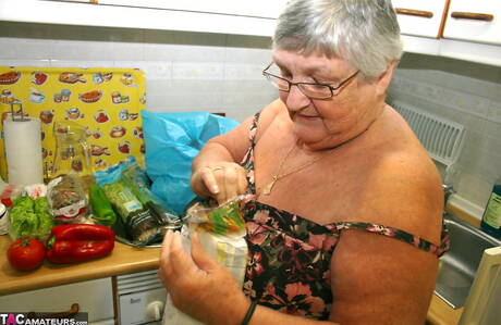 TAC Amateurs offers a free photo gallery with Grandma Libby xxx gallery 272505