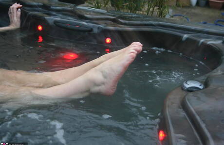 TAC Amateurs invites you to browse their free pictures with Valgasmic Exposed xxx gallery 271005