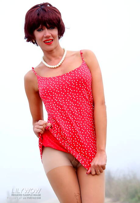 Lily Wow pleased to share with you xxx picture gallery with Lily Wow unveiling sexy form